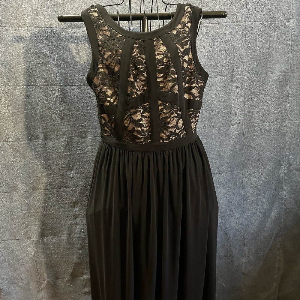 Black and cream lace formal gown, size 8